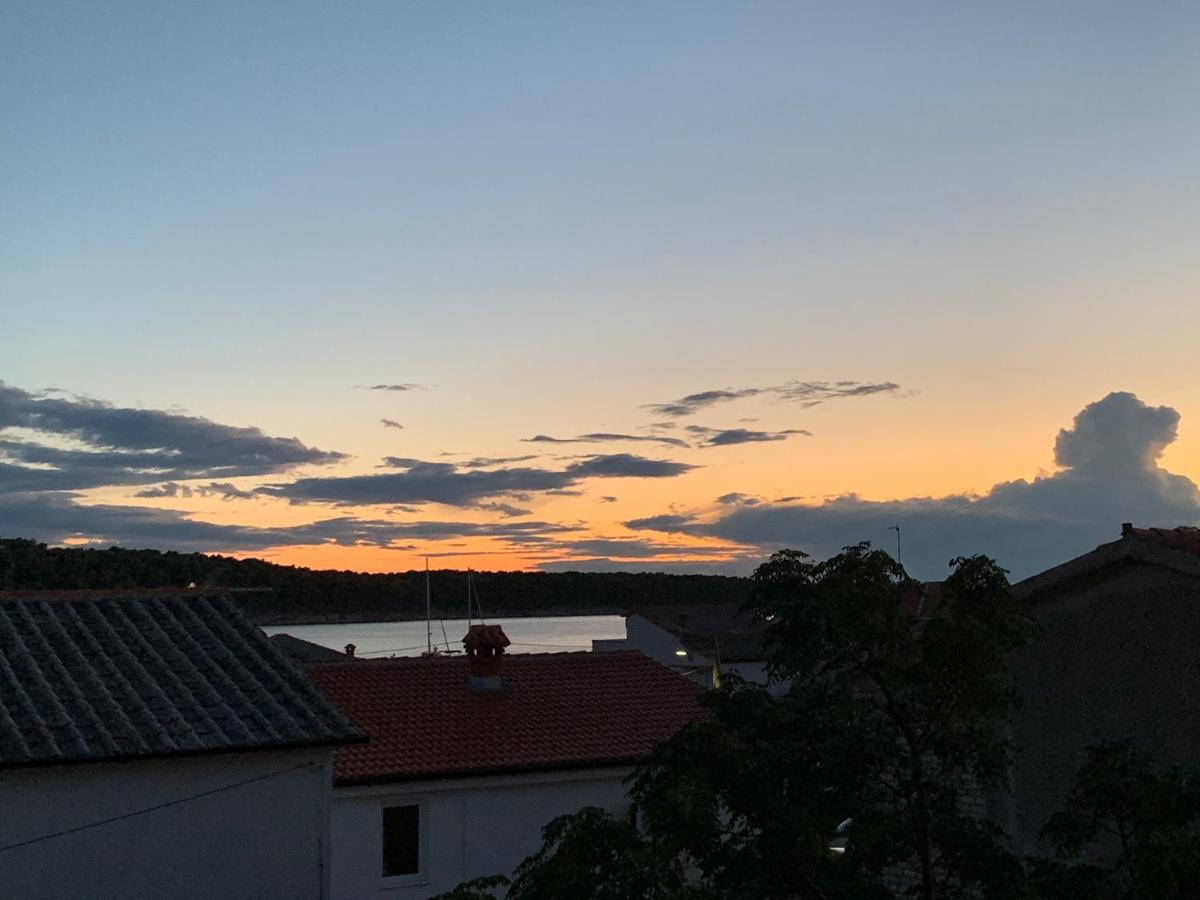 Apartman Theresa Barbat na Rabu Dış mekan fotoğraf