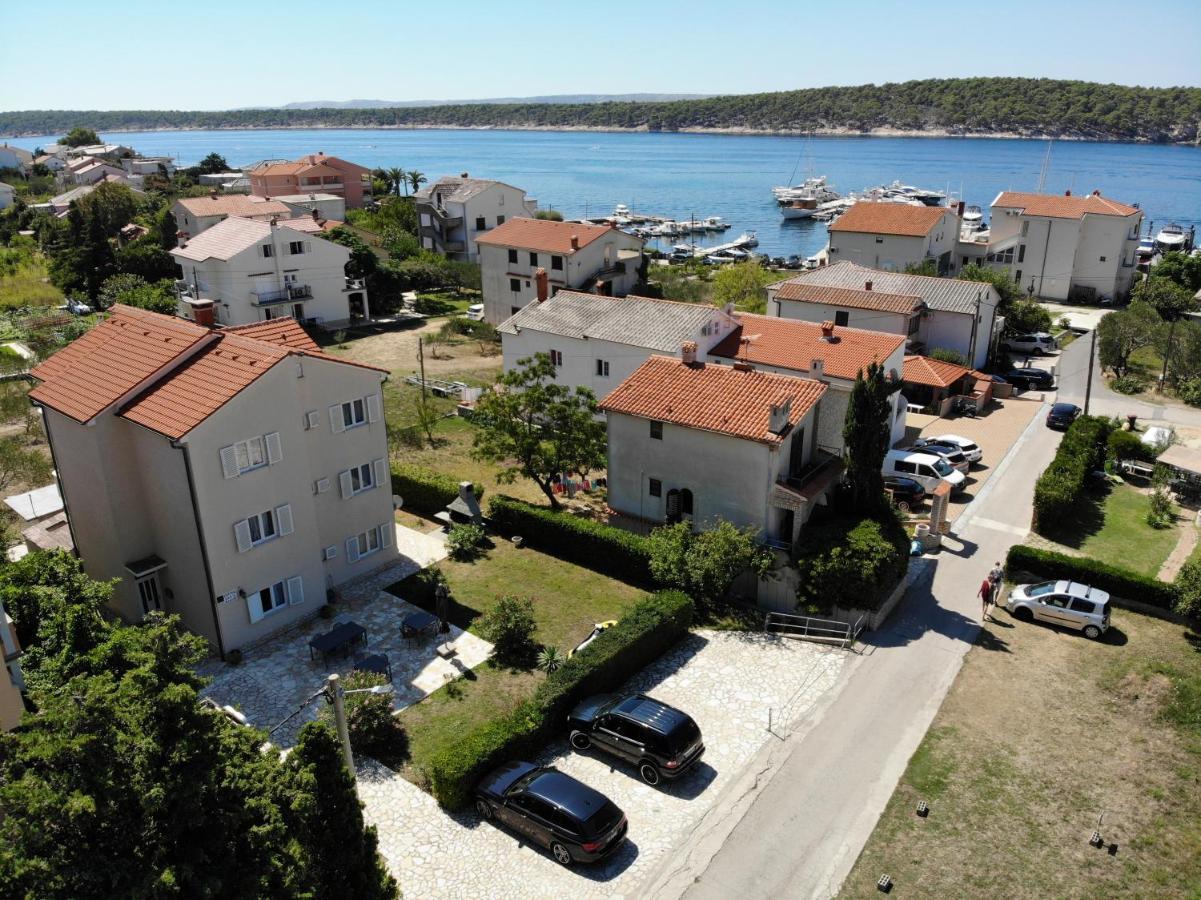 Apartman Theresa Barbat na Rabu Dış mekan fotoğraf