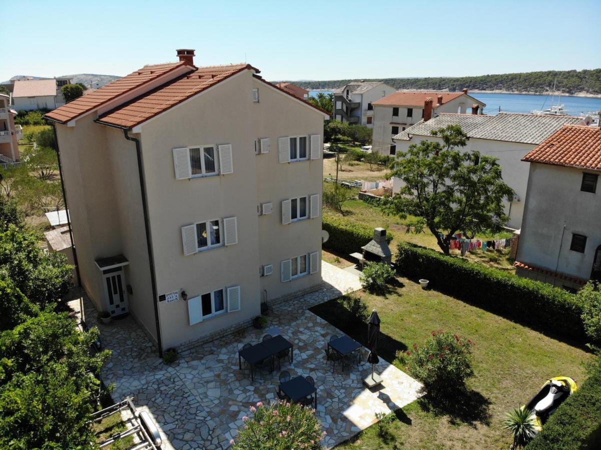 Apartman Theresa Barbat na Rabu Dış mekan fotoğraf
