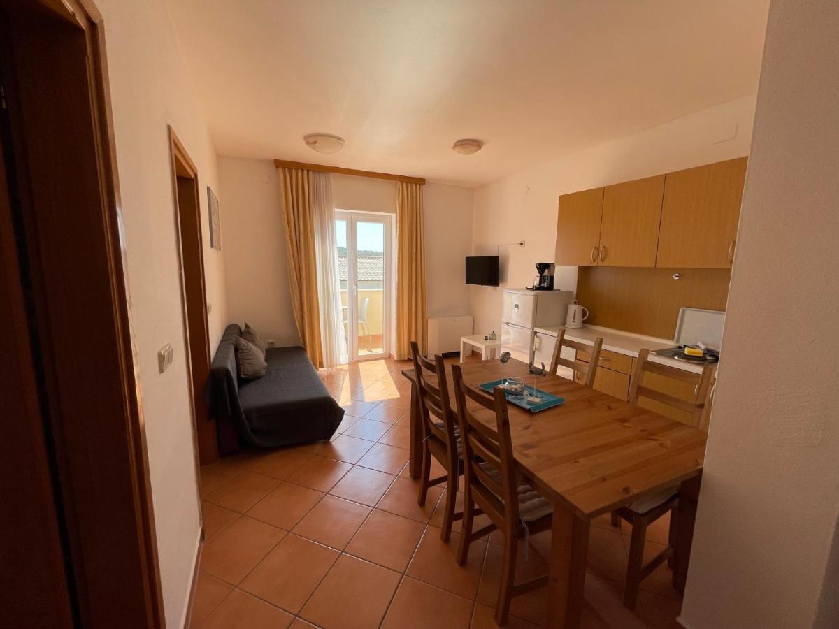 Apartman Theresa Barbat na Rabu Dış mekan fotoğraf
